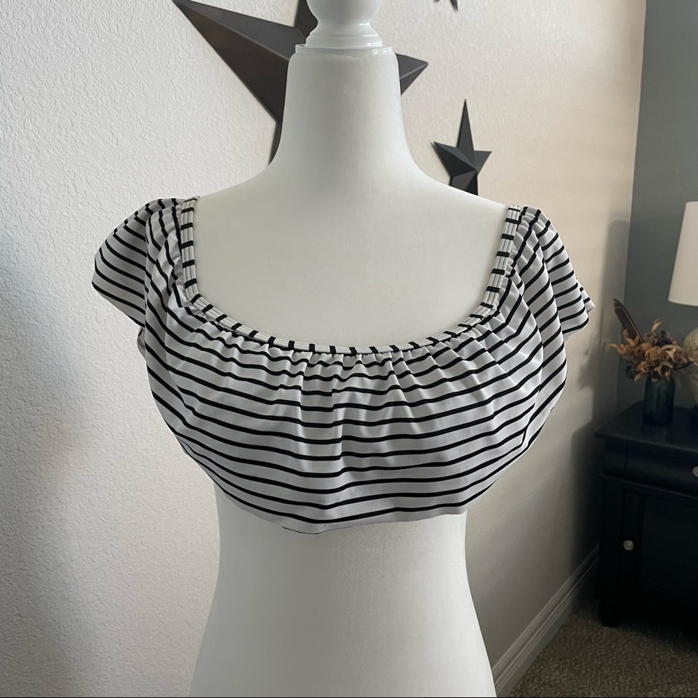 VS Striped Ruffled Bandeau Off Shoulder Bikini Top M